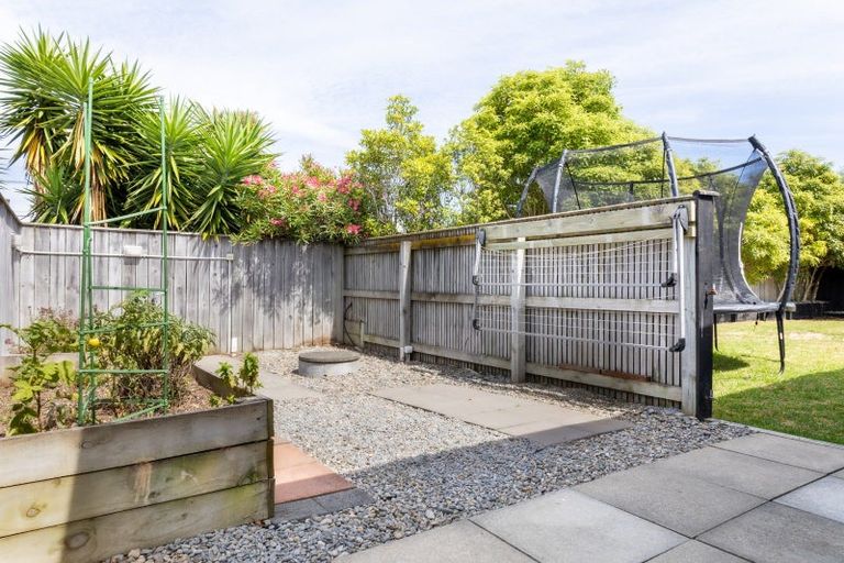 Photo of property in 7 Simpson Crescent, Raumati Beach, Paraparaumu, 5032