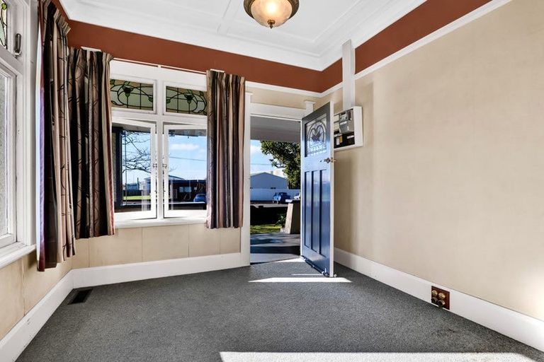 Photo of property in 15 Seyton Street, Stratford, 4332