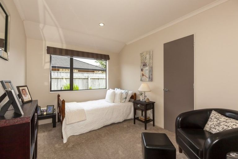 Photo of property in 17 Consort Close, Paraparaumu Beach, Paraparaumu, 5032