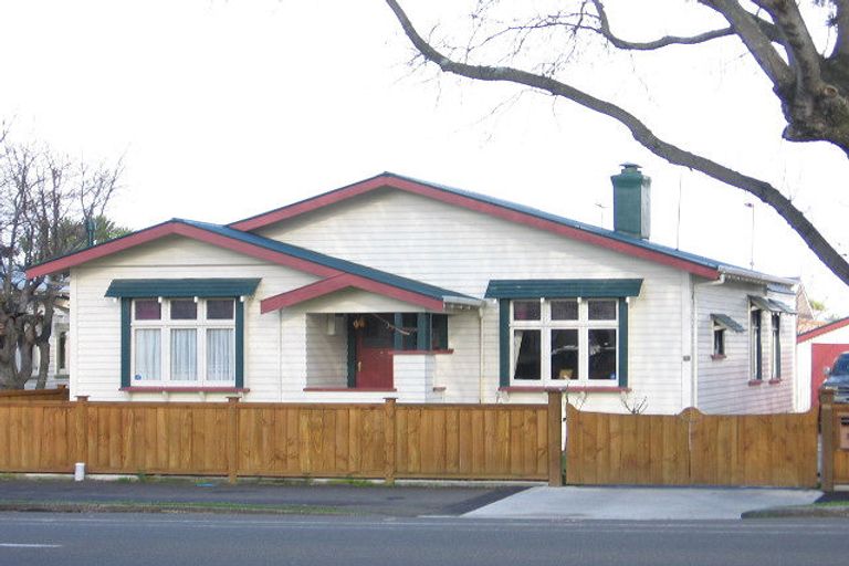 Photo of property in 76 Victoria Avenue, Palmerston North, 4410