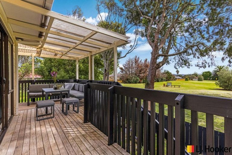 Photo of property in 2/187 Carnoustie Drive, Wattle Downs, Auckland, 2103