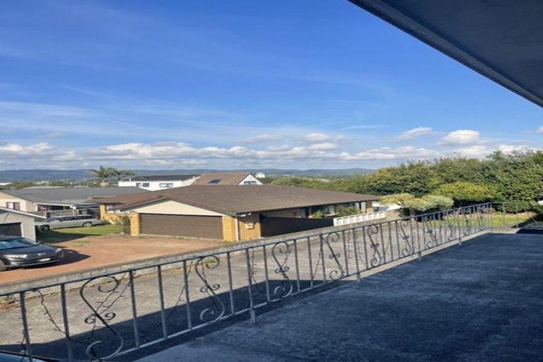 Photo of property in 1/212 Te Atatu Road, Te Atatu South, Auckland, 0610