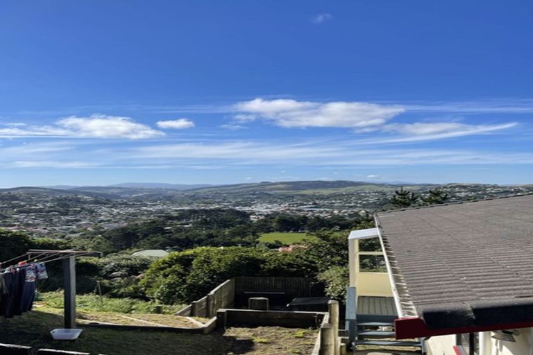 Photo of property in 16a Nalanda Crescent, Broadmeadows, Wellington, 6035