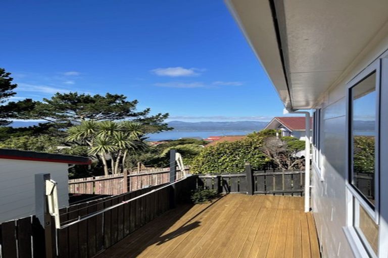 Photo of property in 16a Nalanda Crescent, Broadmeadows, Wellington, 6035