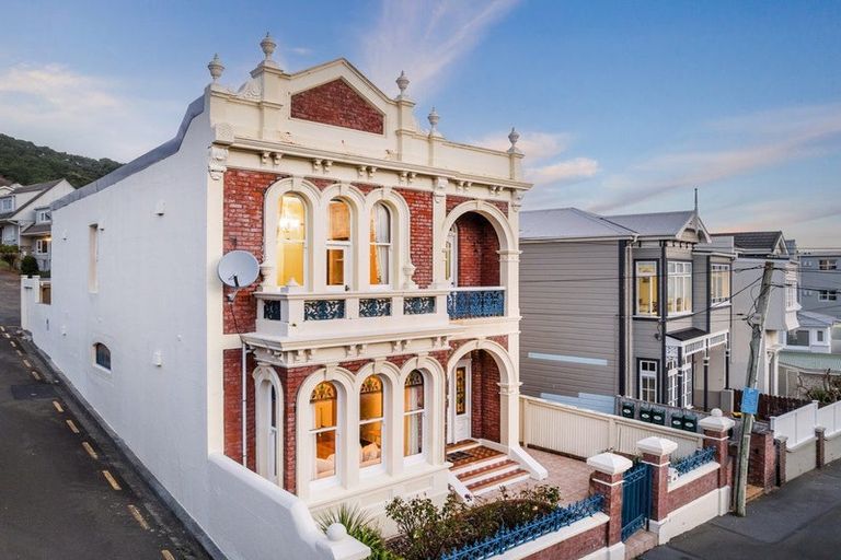 Photo of property in 46 Roxburgh Street, Mount Victoria, Wellington, 6011