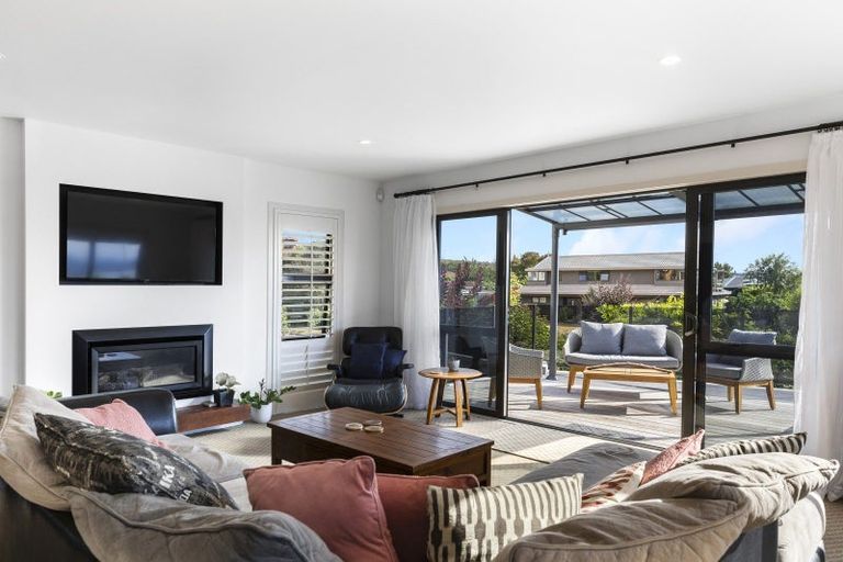 Photo of property in 2 Cherry Lane, Acacia Bay, Taupo, 3330