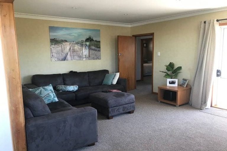 Photo of property in 30a Te Atatu Road, Te Atatu South, Auckland, 0610