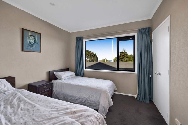 Photo of property in 2 Heaphy Road, Opunake, 4616