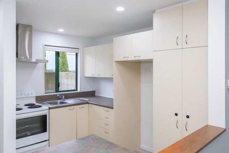 Photo of property in 68 Thackeray Place, Waltham, Christchurch, 8023