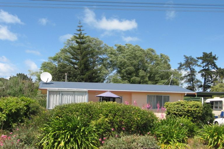 Photo of property in 4 Whakatatare Road, Tolaga Bay, 4077
