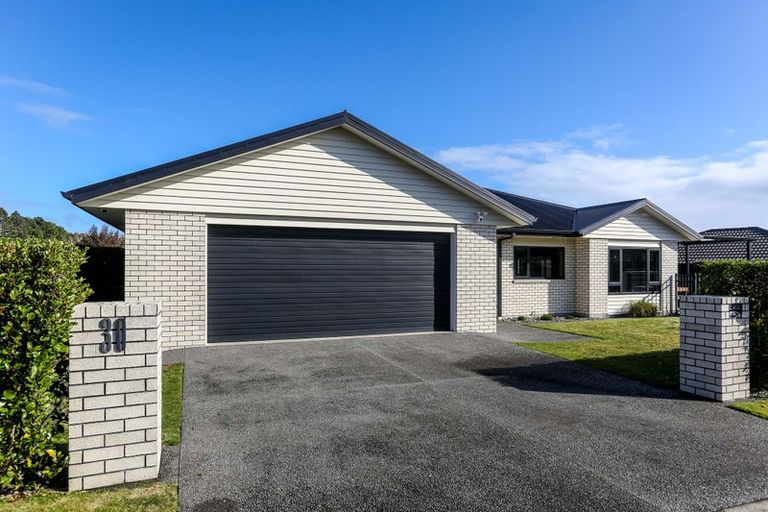 Photo of property in 30 Redwood Crescent, Hurdon, New Plymouth, 4310
