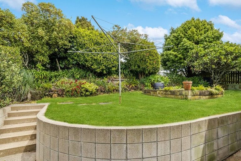 Photo of property in 12 Dunolly Place, Pukekohe, 2120