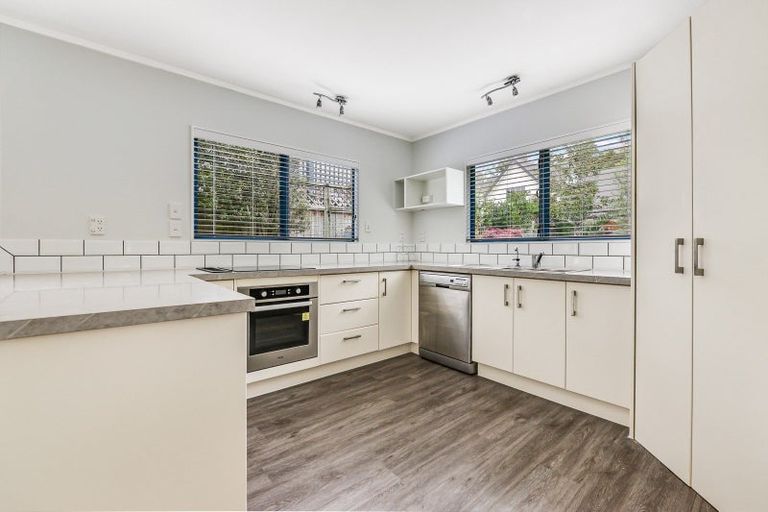 Photo of property in 27 Greenfield Drive, Western Heights, Hamilton, 3200