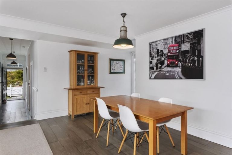 Photo of property in 1c Eversleigh Road, Belmont, Auckland, 0622