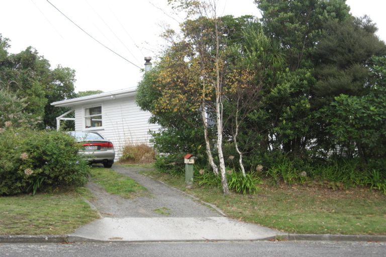 Photo of property in 16 Gavin Road, Raumati Beach, Paraparaumu, 5032