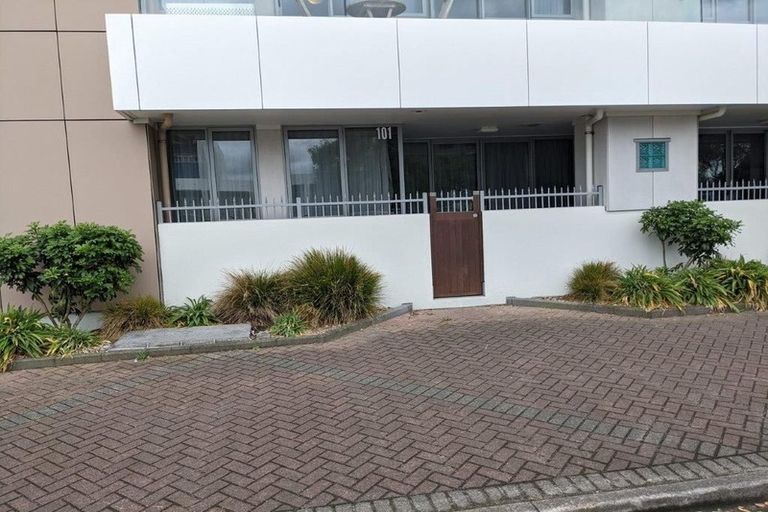 Photo of property in Anchorage Apartments, 101/36 Victoria Road, Mount Maunganui, 3116