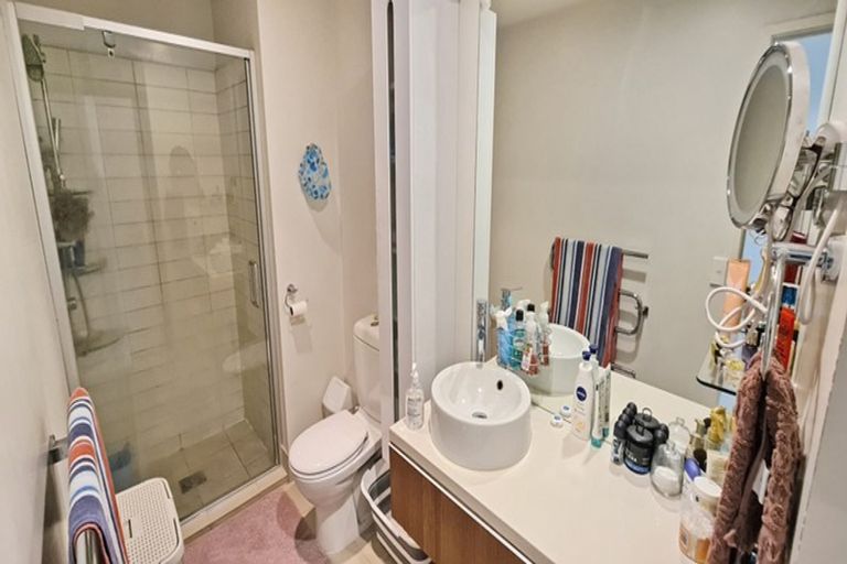Photo of property in The Docks Apartments, 321/6 Dockside Lane, Auckland Central, Auckland, 1010