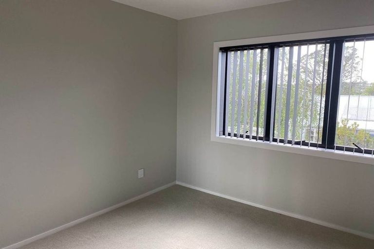 Photo of property in 62 Woodglen Road, Glen Eden, Auckland, 0602