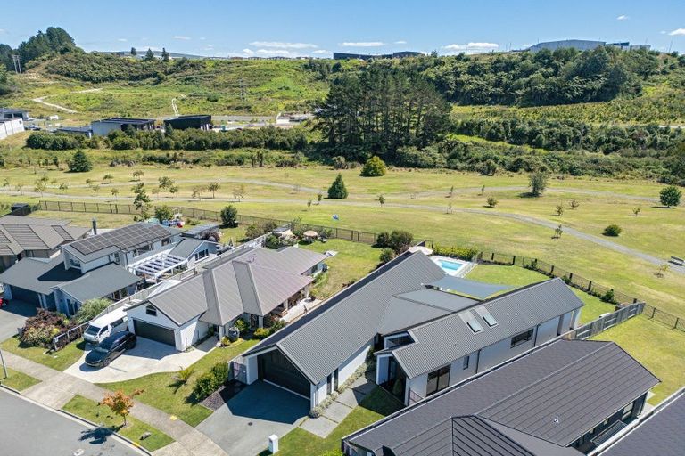 Photo of property in 95 Awataha Crescent, Pyes Pa, Tauranga, 3110