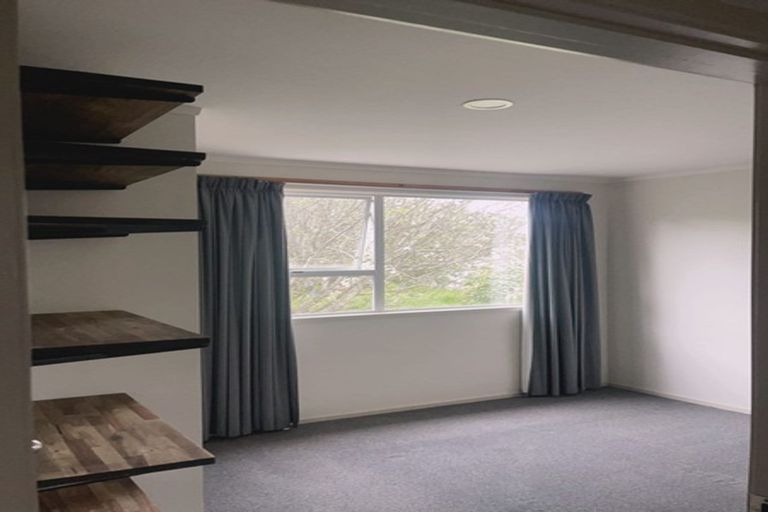 Photo of property in 3 Shale Avenue, Massey, Auckland, 0614