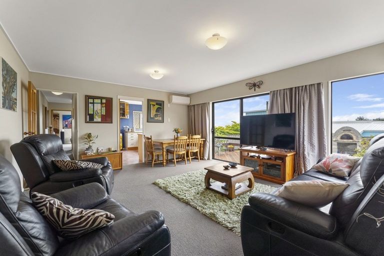 Photo of property in 15 Pine Ridge Terrace, Waikanae Beach, Waikanae, 5036