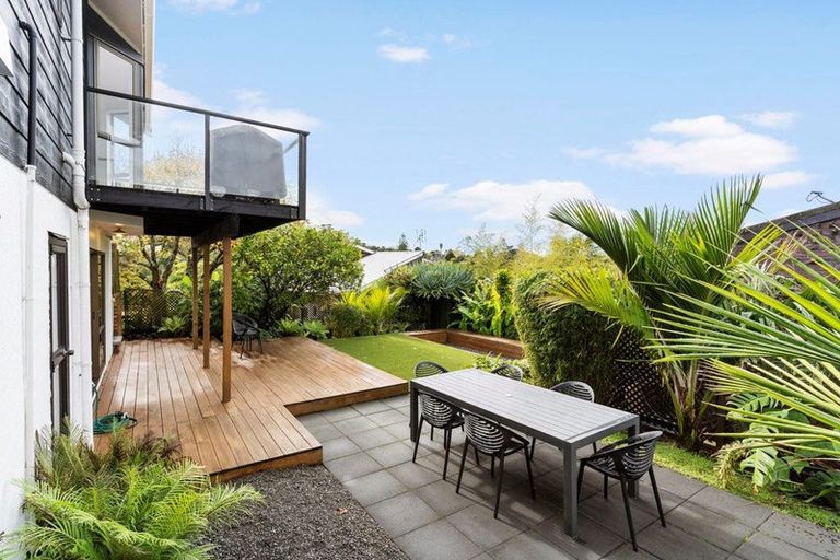 Photo of property in 2/55a Woodlands Crescent, Browns Bay, Auckland, 0630
