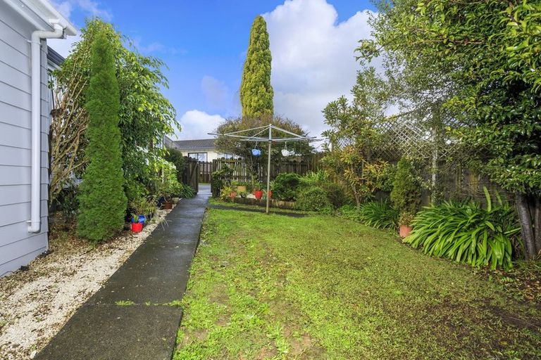Photo of property in 59 Barbados Drive, Unsworth Heights, Auckland, 0632