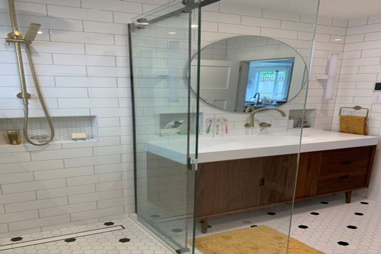 Photo of property in 22 Konini Street, Eastbourne, Lower Hutt, 5013