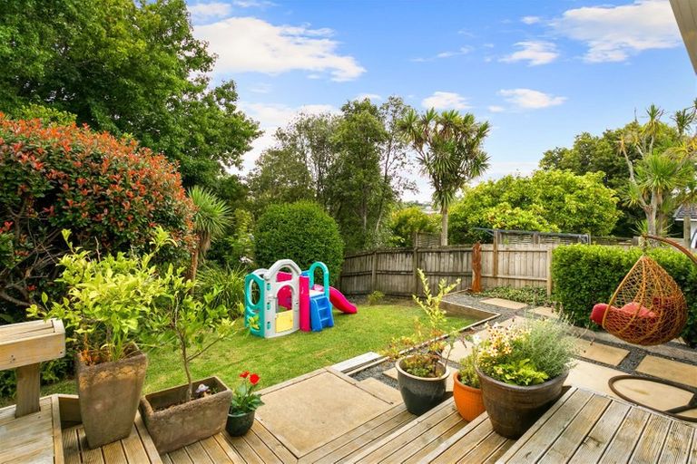 Photo of property in 13 Hewlett Road, Massey, Auckland, 0614