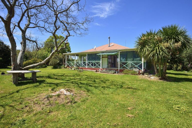 Photo of property in 51 Tauwhareparae Road, Tolaga Bay, 4077