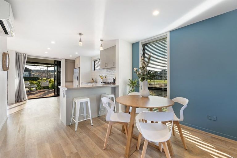 Photo of property in 6 Learning Rock Lane, Wanaka, 9305