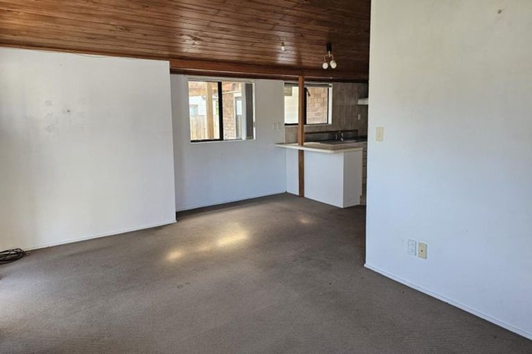 Photo of property in 372 Swanson Road, Ranui, Auckland, 0612