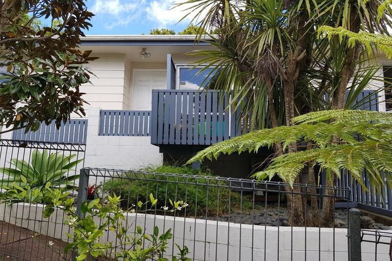 Photo of property in 26 Claverdon Drive, Massey, Auckland, 0614