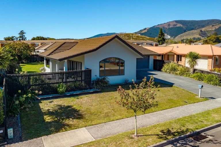 Photo of property in 18 Best Place, Stoke, Nelson, 7011