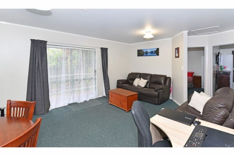 Photo of property in 10b Lane Road, Weymouth, Auckland, 2103