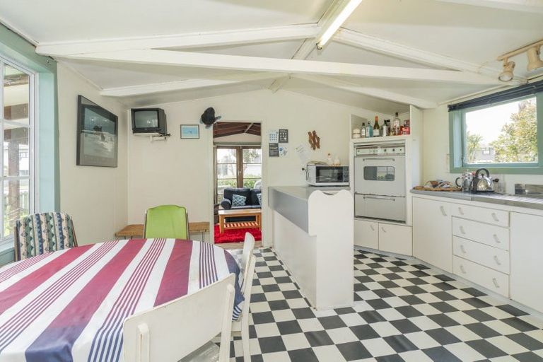 Photo of property in 280 Cook Drive, Whitianga, 3510