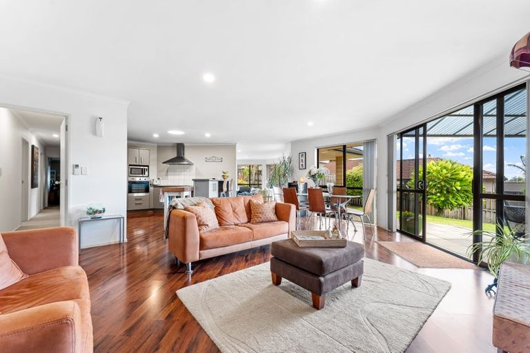 Photo of property in 40 Rivervale Grove, Stanmore Bay, Whangaparaoa, 0932