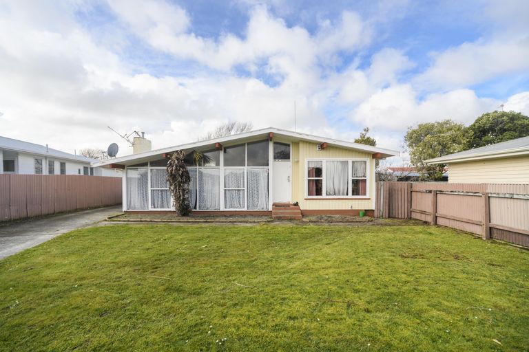 Photo of property in 73 Lockhart Avenue, Milson, Palmerston North, 4414