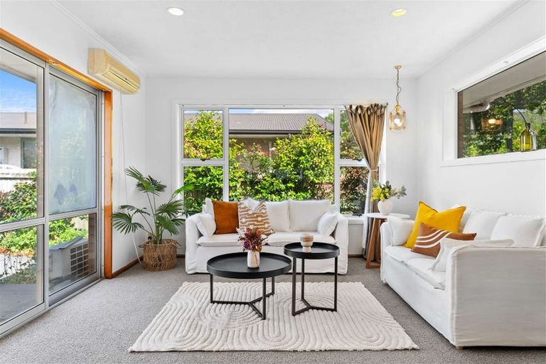 Photo of property in 65 Woodbury Street, Russley, Christchurch, 8042