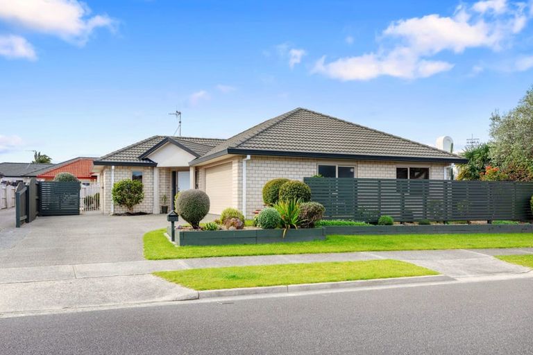 Photo of property in 72a Beachwater Drive, Papamoa Beach, Papamoa, 3118