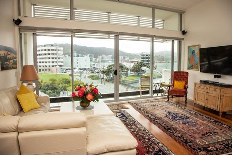 Photo of property in Aqua, 7/74 Oriental Parade, Oriental Bay, Wellington, 6011
