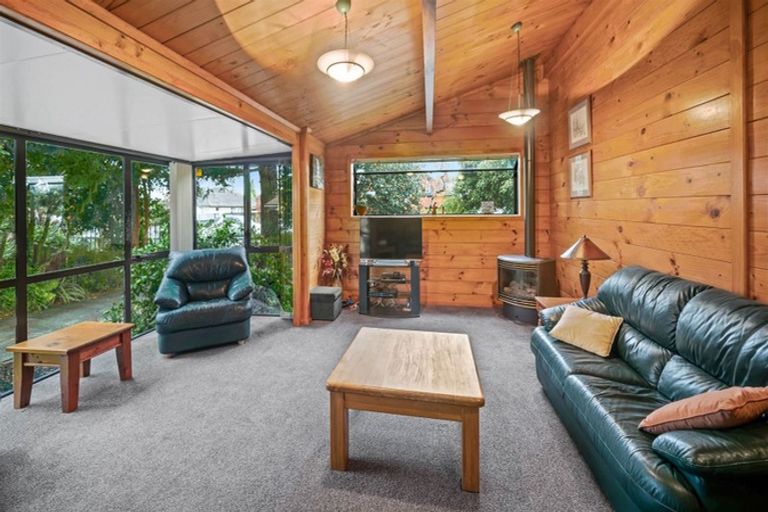 Photo of property in 183 Avonhead Road, Avonhead, Christchurch, 8042