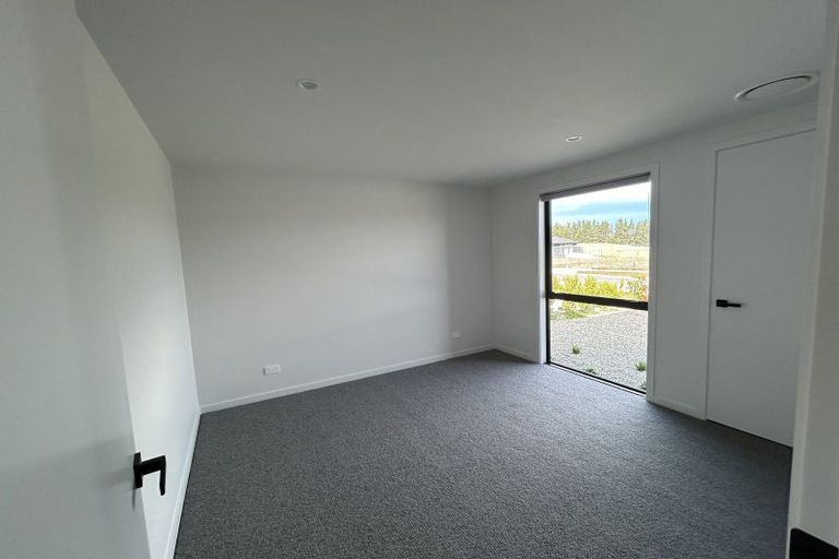 Photo of property in 150 Burdon Loop, Lake Hawea, 9382