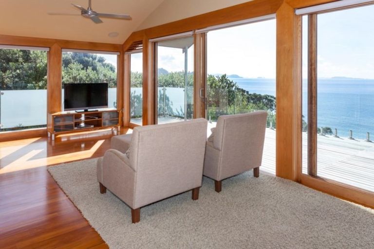 Photo of property in 36 Tutaritari Road, Hahei, Whitianga, 3591