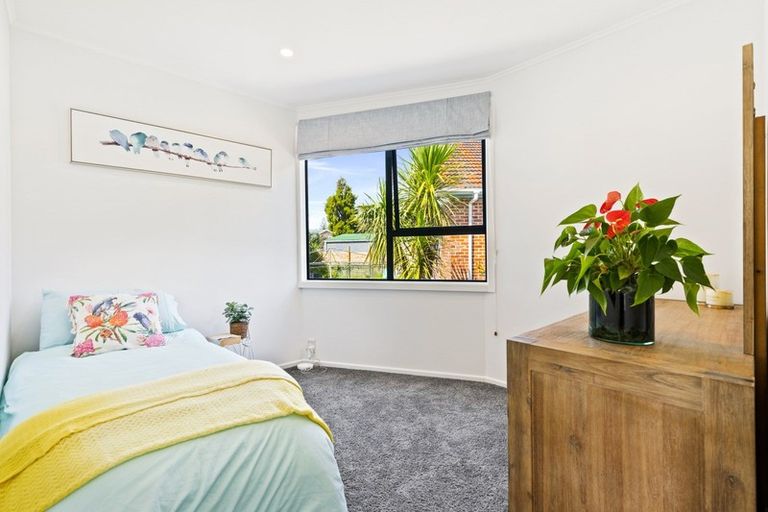 Photo of property in 1/19 Tramway Road, Beach Haven, Auckland, 0626