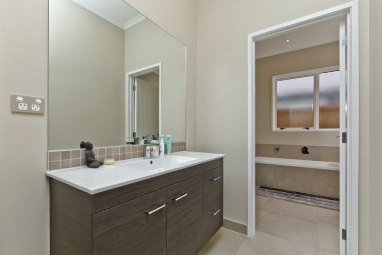 Photo of property in 103 Harris Drive, Silverdale, 0932