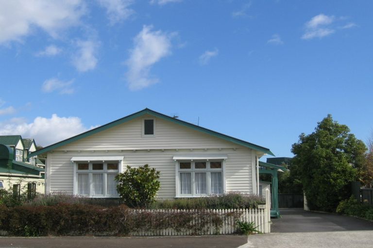 Photo of property in 32 Granville Street, Silverstream, Upper Hutt, 5019