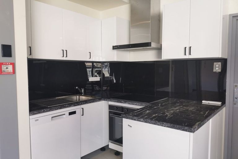 Photo of property in 1/8 Lipman Street, Mount Victoria, Wellington, 6011