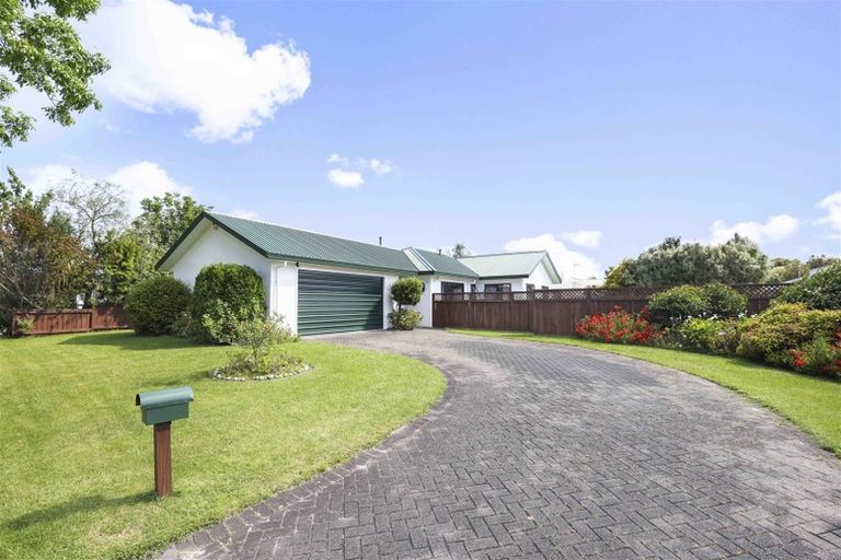 Photo of property in 4 Halcione Close, Flagstaff, Hamilton, 3210