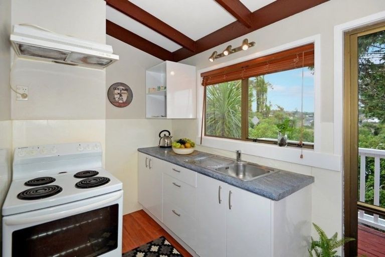 Photo of property in 1/81 Fairclough Road, Beach Haven, Auckland, 0626